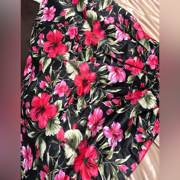 FASHION NOVA DRESS SALE - Picture 2 of 3